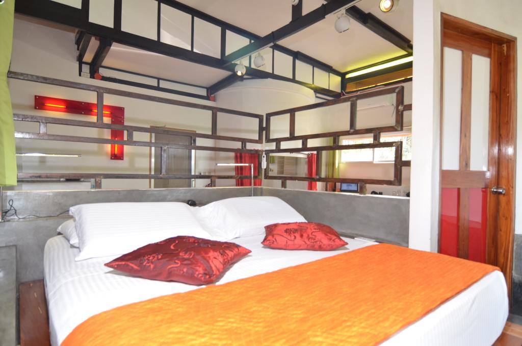 Somewhere Else Boutique Resort Mambajao Quarto foto