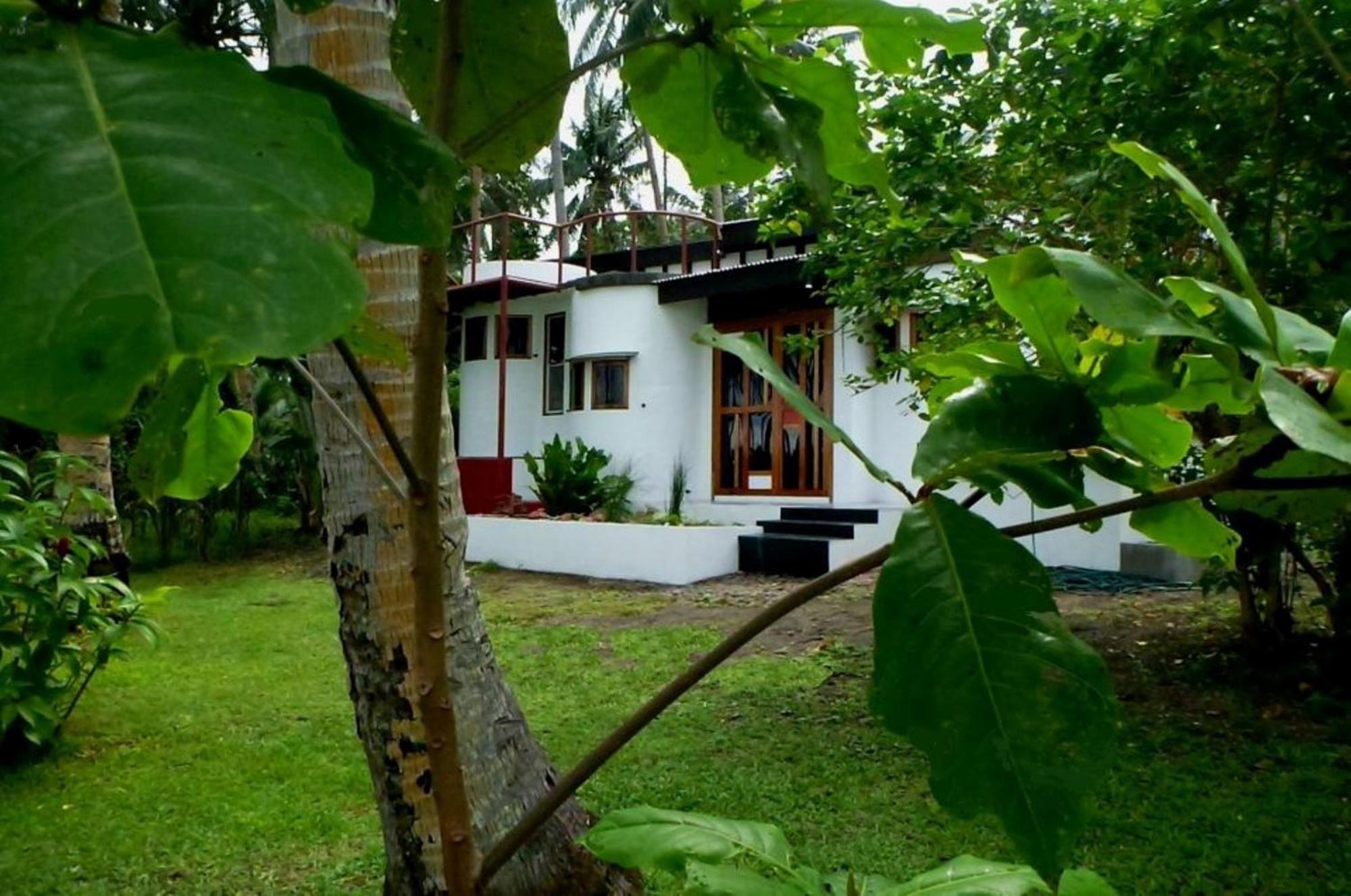Somewhere Else Boutique Resort Mambajao Exterior foto
